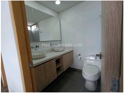 Apartamento de 3 alcobas en venta en El Poblado, Medellín, 88 m² · foto 10 de 13