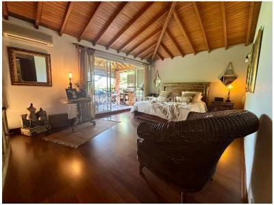 Casa de 3 alcobas en venta en Loma Benedictinos, Envigado, 350 m² · foto 4 de 20