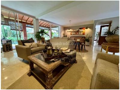 Casa de 3 alcobas en venta en Loma Benedictinos, Envigado, 350 m² · foto 18 de 20