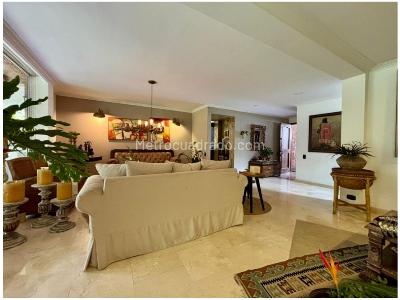 Casa de 3 alcobas en venta en Loma Benedictinos, Envigado, 350 m² · foto 19 de 20