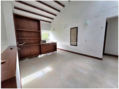 Casa de 3 alcobas en venta en Loma El Escobero, Envigado, 528 m² · foto 15 de 18