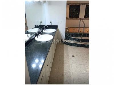 Apartamento de 3 alcobas en venta en El Poblado, Medellín, 169 m² · foto 9 de 13