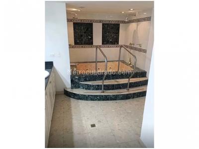Apartamento de 3 alcobas en venta en El Poblado, Medellín, 169 m² · foto 10 de 13