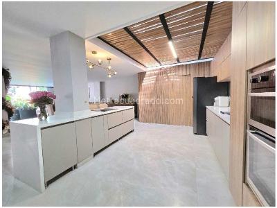 Casa de 4 alcobas en venta en San Jose, Sabaneta, 372 m² · foto 6 de 20