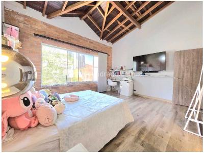 Casa de 4 alcobas en venta en San Jose, Sabaneta, 372 m² · foto 10 de 20