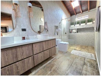 Casa de 4 alcobas en venta en San Jose, Sabaneta, 372 m² · foto 20 de 20