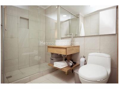 Apartamento de 2 alcobas en venta en El Poblado, Medellín, 74 m² · foto 14 de 15