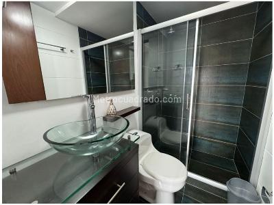 Apartamento de 2 alcobas en venta en El Poblado, Medellín, 80 m² · foto 15 de 16