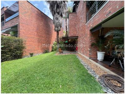 Casa de 3 alcobas en venta en Intermedia, Envigado, 516 m² · foto 3 de 20