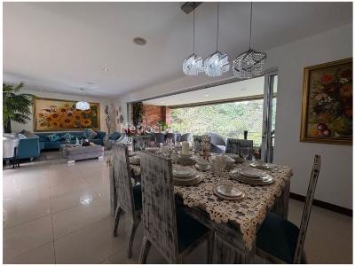 Casa de 3 alcobas en venta en Intermedia, Envigado, 516 m² · foto 9 de 20