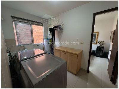 Casa de 3 alcobas en venta en Intermedia, Envigado, 516 m² · foto 12 de 20