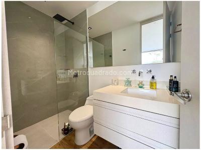 Apartamento de 2 alcobas en venta en El Poblado, Medellín, 83 m² · foto 7 de 12