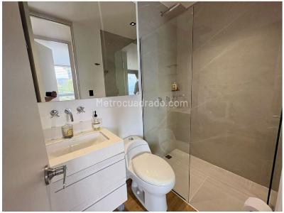 Apartamento de 2 alcobas en venta en El Poblado, Medellín, 83 m² · foto 9 de 12