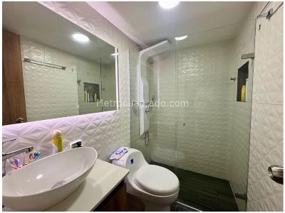 Casa de 4 alcobas en venta en El Poblado, Medellín, 240 m² · foto 8 de 19