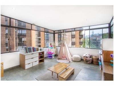 Apartamento de 3 alcobas en venta en El Poblado, Medellín, 300 m² · foto 5 de 11