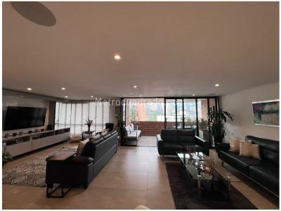Apartamento en venta en El Poblado, Medellín · foto 2 de 20