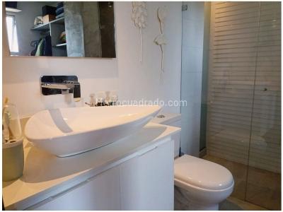 Apartamento en venta en Loma De Los Bernal, Medellín · foto 9 de 11