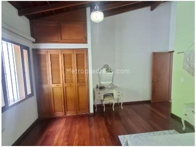 Casa de 4 alcobas en venta en La Tablaza, Medellín, 248 m² · foto 15 de 20