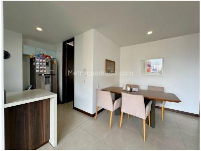 Apartamento de 3 alcobas en venta en El Poblado, Medellín, 137 m² · foto 4 de 20