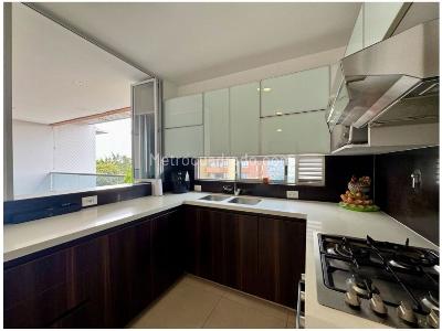 Apartamento de 3 alcobas en venta en El Poblado, Medellín, 137 m² · foto 9 de 20