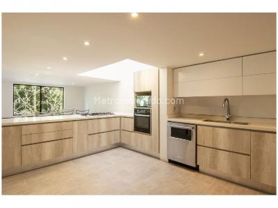Casa de 3 alcobas en venta en La Sebastiana, Envigado, 241 m² · foto 12 de 20