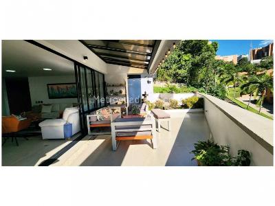 Apartamento de 3 alcobas en venta en El Poblado, Medellín, 250 m² · foto 1 de 16