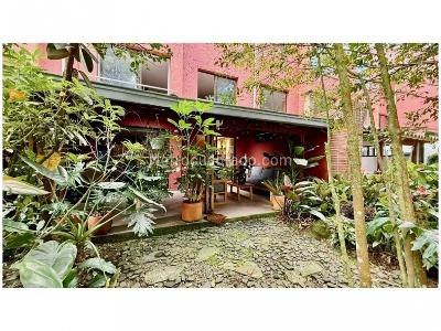 Casa de 4 alcobas en venta en El Poblado, Medellín, 272 m² · foto 13 de 20