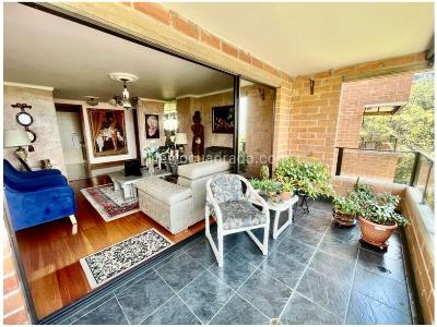 Apartamento de 3 alcobas en venta en El Poblado, Medellín, 226 m² · foto 3 de 19