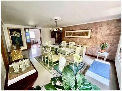Apartamento de 3 alcobas en venta en El Poblado, Medellín, 226 m² · foto 5 de 19