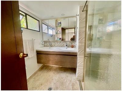 Apartamento de 3 alcobas en venta en El Poblado, Medellín, 226 m² · foto 9 de 19