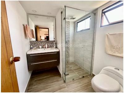 Apartamento de 3 alcobas en venta en El Poblado, Medellín, 226 m² · foto 11 de 19