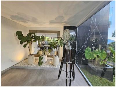 Casa de 4 alcobas en venta en El Poblado, Medellín, 730 m² · foto 3 de 14