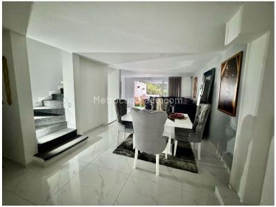 Casa de 3 alcobas en venta en El Poblado, Medellín, 230 m² · foto 3 de 13