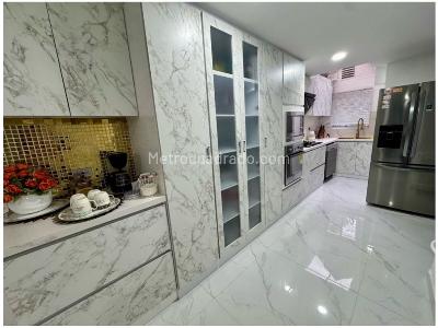 Casa de 3 alcobas en venta en El Poblado, Medellín, 230 m² · foto 5 de 13