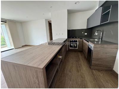 Apartamento de 2 alcobas en venta en El Poblado, Medellín, 94 m² · foto 3 de 16