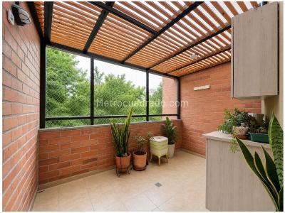 Apartamento en venta en El Poblado, Medellín · foto 8 de 13