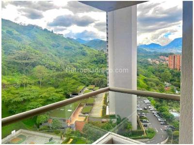 Apartamento de 2 alcobas en venta en Loma De Los Bernal, Medellín, 84 m² · foto 5 de 16