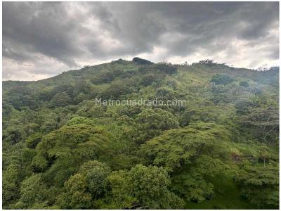 Apartamento de 2 alcobas en venta en Loma De Los Bernal, Medellín, 84 m² · foto 6 de 16