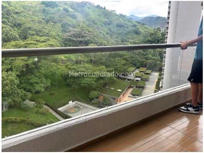 Apartamento de 2 alcobas en venta en Loma De Los Bernal, Medellín, 84 m² · foto 7 de 16