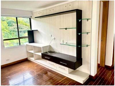 Apartamento de 2 alcobas en venta en Loma De Los Bernal, Medellín, 84 m² · foto 8 de 16