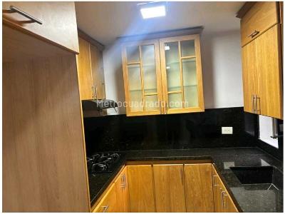 Apartamento de 2 alcobas en venta en Loma De Los Bernal, Medellín, 84 m² · foto 11 de 16