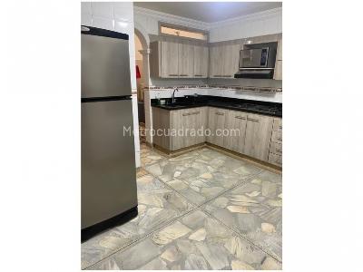 Casa de 4 alcobas en venta en Estadio, Medellín, 192 m² · foto 2 de 15