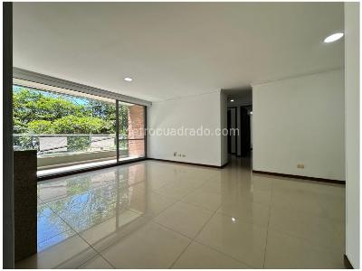 Apartamento en venta en El Poblado, Medellín · foto 2 de 17