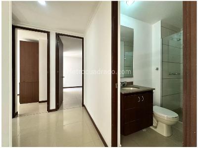 Apartamento en venta en El Poblado, Medellín · foto 9 de 17