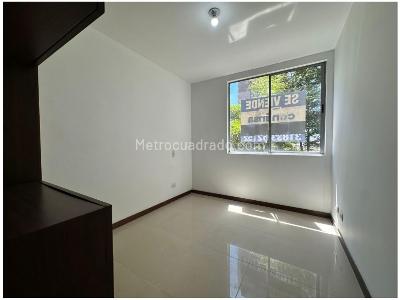 Apartamento en venta en El Poblado, Medellín · foto 11 de 17