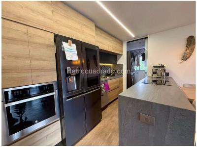 Apartamento de 3 alcobas en venta en Loma Del Chocho, Envigado, 107 m² · foto 4 de 20