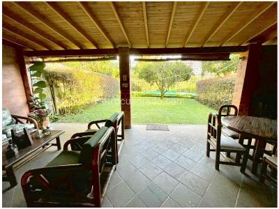 Casa de 4 alcobas en venta en La Sebastiana, Envigado, 240 m² · foto 2 de 19