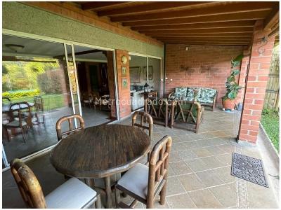 Casa de 4 alcobas en venta en La Sebastiana, Envigado, 240 m² · foto 4 de 19