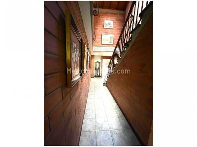 Casa de 4 alcobas en venta en La Sebastiana, Envigado, 240 m² · foto 12 de 19