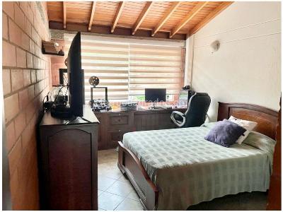 Casa de 4 alcobas en venta en La Sebastiana, Envigado, 240 m² · foto 17 de 19